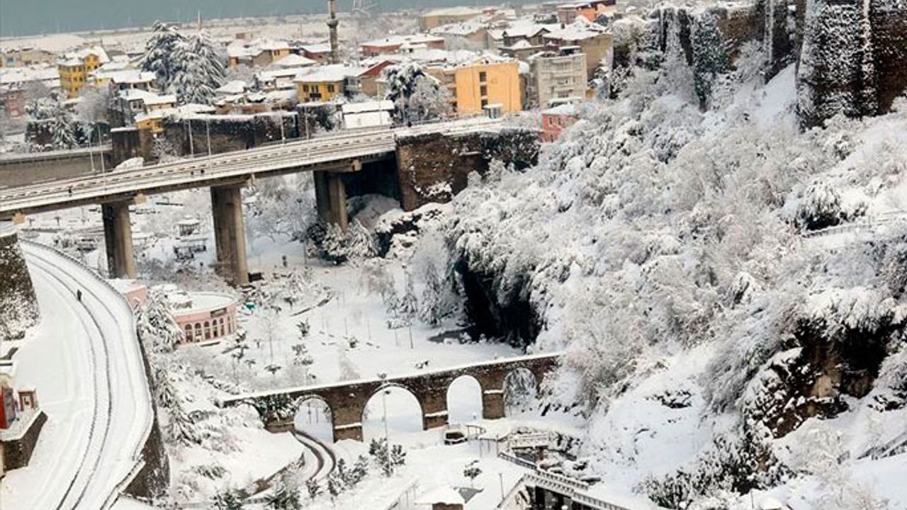 Valilik açıkladı! Okullar yarın tatil mi?