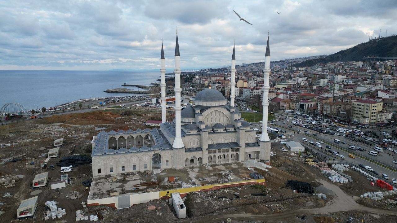 Doğu Karadeniz'in en büyük cami ve külliyesi