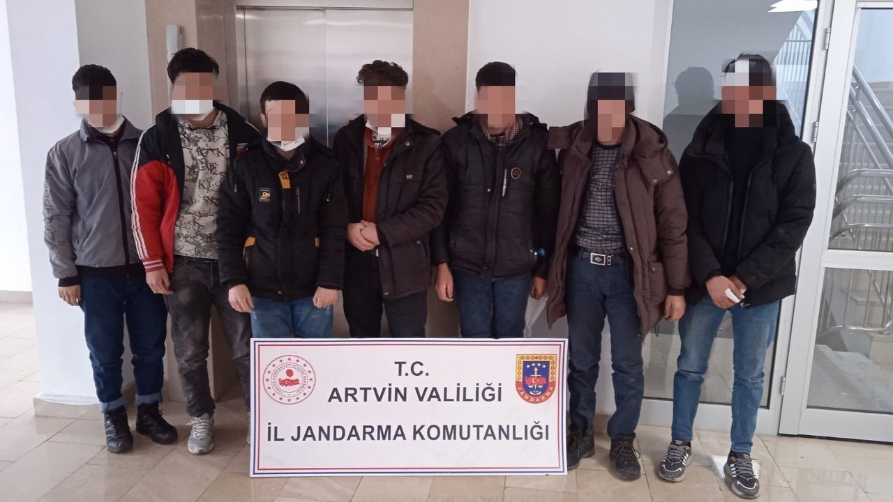Artvin'de 7 kaçak göçmen yakalandı