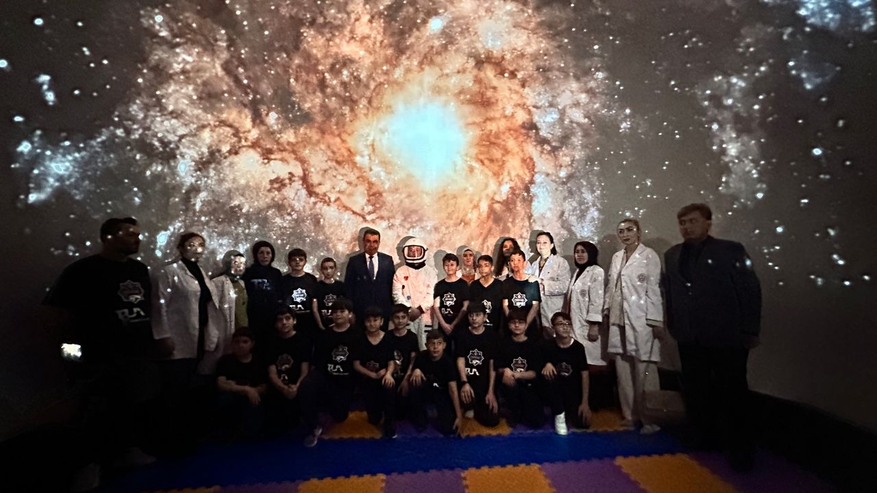 Alper Gezaravcı ilham oldu: Öğrenciler planetaryumda uzayı keşfetti