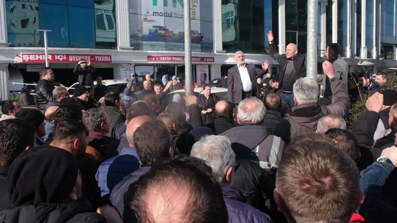 AK Parti Tekkeköy İlçe Teşkilatı ve muhtarlardan 'aday' protestosu