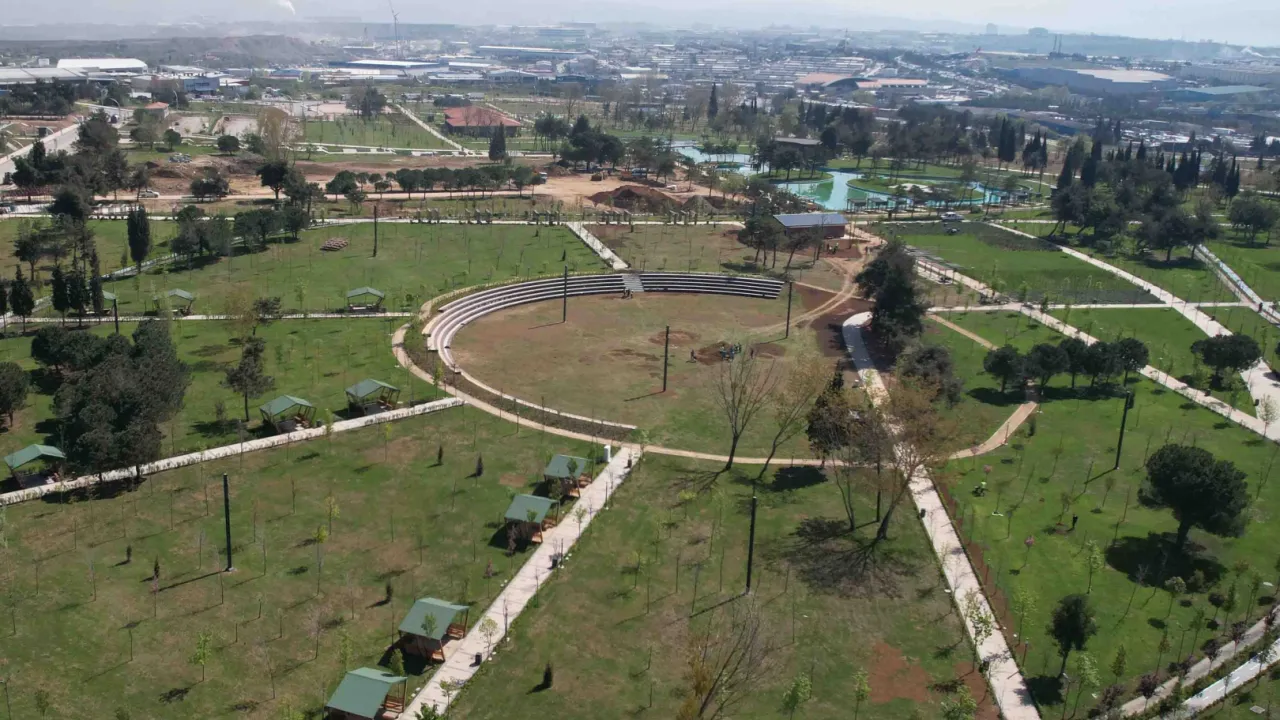 Kocaeli'de Gebze Millet Bahçesi son sürat ilerliyor