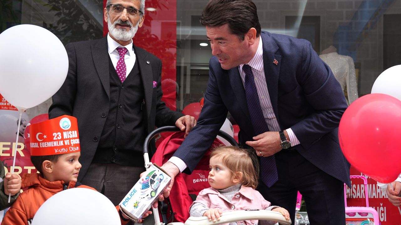Başkan Kaya, Oyuncak Kardeşliği Kampanyasına Katıldı