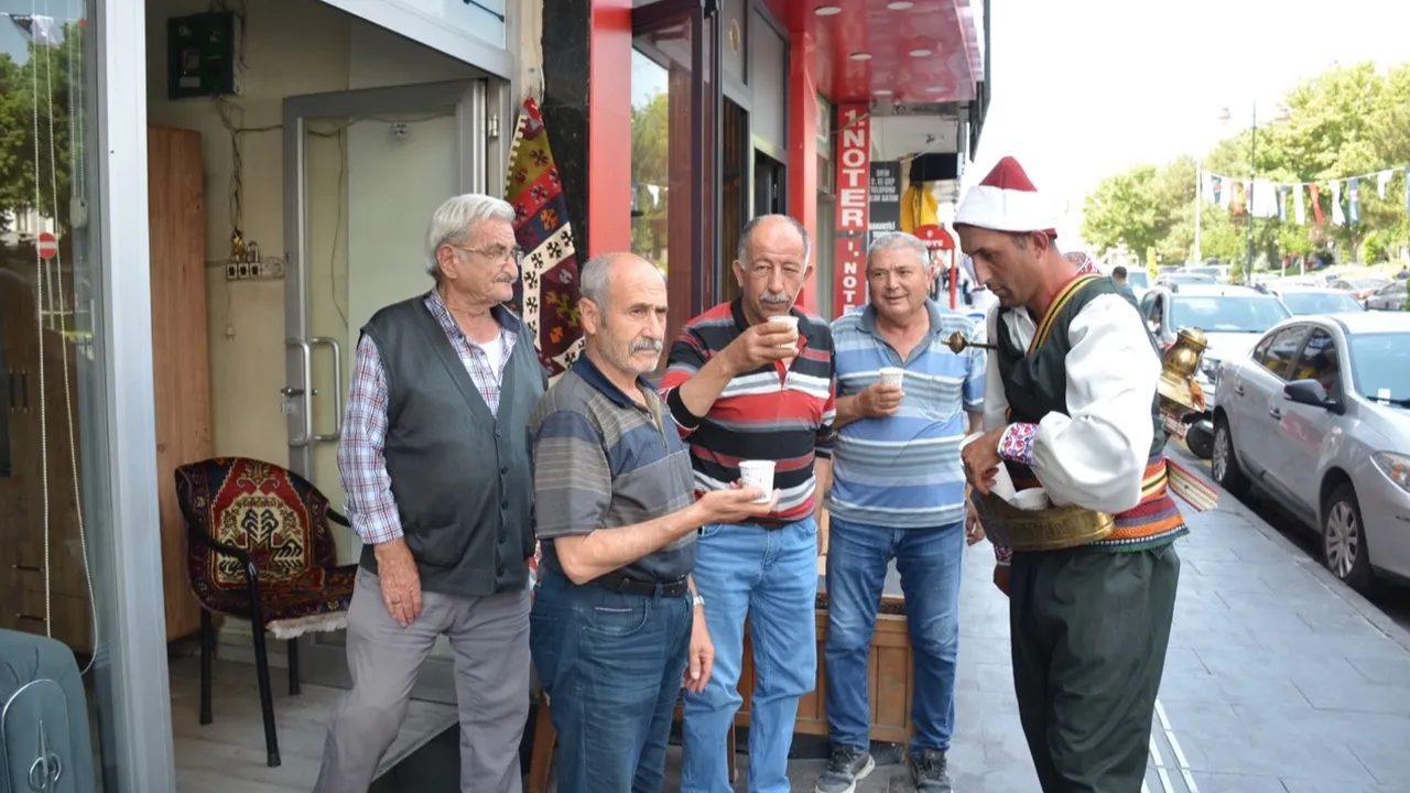 Nevşehir Belediyesi'nden limonata ikramı