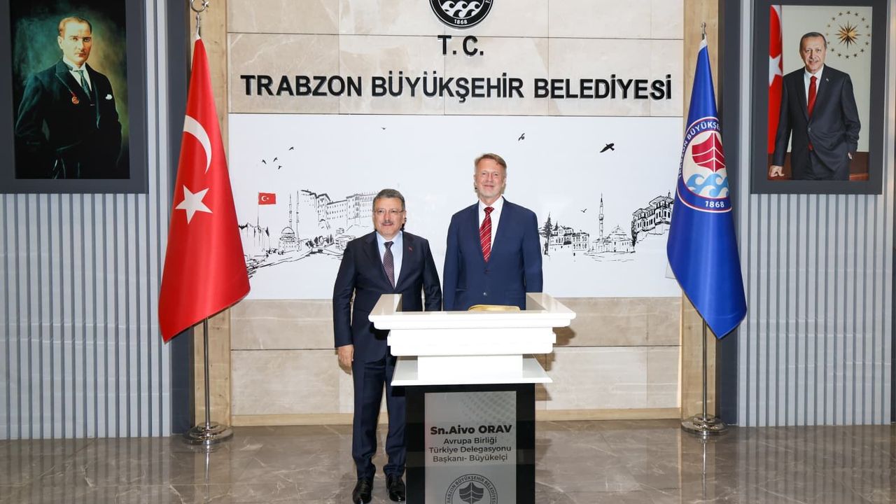 BAŞKAN GENÇ, TRABZON’UN POTANSİYELİNİ BÜYÜKELÇİLERE ANLATTI
