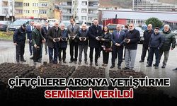 Çiftçilere Aronya yetiştirme semineri verildi