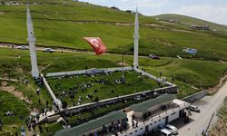 Bölgemizde bir ilk: Üstü açık cami!