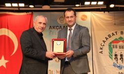 Nurullah Genç Akçaabat’ta Konferans Verdi