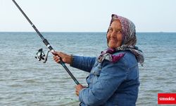 77 yaşındaki kadın, evlat acısını balık tutma hobisi ile dindiriyor