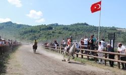 Ünye’de rahvan at yarışı heyecanı