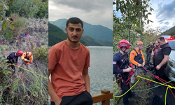 Artvin’de otomobil uçurumdan yuvarlandı: Uğur Akçay Hayatını Kaybetti (Artvin Haber)