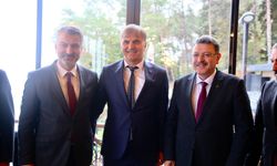 AK Parti Trabzon Grup Toplantısında Rozet Töreni