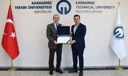 Eski Başkan Balta’nın “Yüksek Lisans Diploması”nı, Rektör Prof. Dr. Çuvalcı Takdim Etti