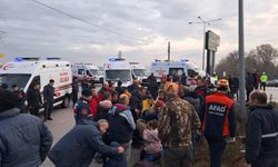 Balıkesir'de Okul Servisi ile Tır Çarpıştı: 8 Öğrencinin Durumu Ağır
