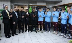 Ertuğrul Doğan’dan U19 ve Kadın Futbol Takımı’na moral ziyareti