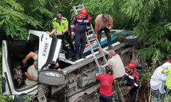 Trabzon’da dolmuş ormanlık alana devrildi: 5 yaralı