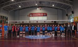 Akçaabat’ta 19 Mayıs Voleybol Turnuvası Başladı