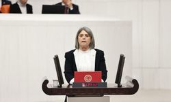 Sibel Suiçmez, Anneler Günü’nde iktidarın aile ve kadın politikalarını sert sözlerle eleştirdi