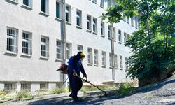 Ortahisar Belediyesi’nden Okul Bahçelerinde Yoğun Temizlik Mesaisi