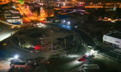 Gece yarısı kavşakta incelemede bulundu