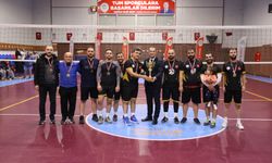 24 Kasım Öğretmenler Günü Voleybol Turnuvası Sona Erdi