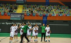 Büyükşehir Hentbol Takımı Farka Gitti