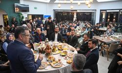 Başkan Genç sahurda buluştuğu gençlere seslendi