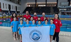 Ortahisar Belediyespor’un Minik Yüzücüleri, 28 Madalya Kazandı