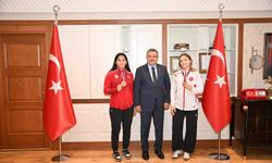 BAŞKAN GENÇ: “BAYRAĞIMIZI GURURLA DALGALANDIRDINIZ”
