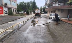 AKÇAABAT’TA TEMİZLİK MESAİSİ GECE GÜNDÜZ DEVAM EDİYOR