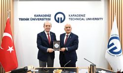 KASIMLI, KTÜ'DE AZERBAYCANLI ÖĞRENCİLERLE BULUŞTU