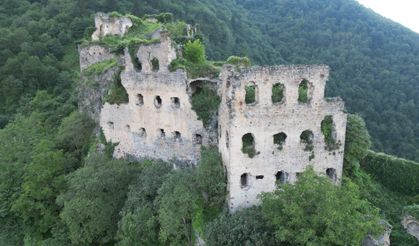 Trabzon'un Maçka İlçesindeki Tarihi Kuştul Manastırı Görenleri Şaşırtıyor