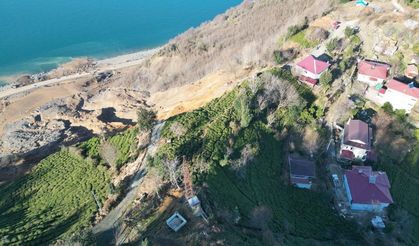 Arhavi’de heyelan tehlikesi sürüyor, Güngören köyü sakinleri tedirgin