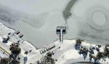 Buz tutan göller dron ile görüntülendi