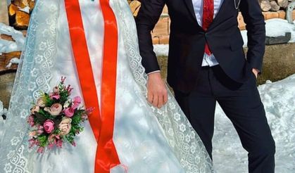Giresun’da sıra dışı düğün: Kardan yaptığı geline ’Münire’ ismini koydu, takı töreni yaptı