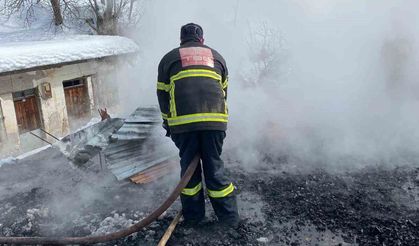 Kastamonu’da korkutan çatı yangını