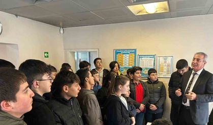 Ortaokul öğrencileri yaşlılar ile mektup arkadaşı oldu