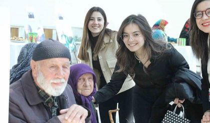 Yarım asırdır evli olan çiftler, sergi ve sinema etkinliğinde buluştu