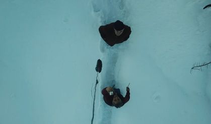 Yolu kapanan köydeki hasta için ilginç çözüm: Dron şifa için uçtu