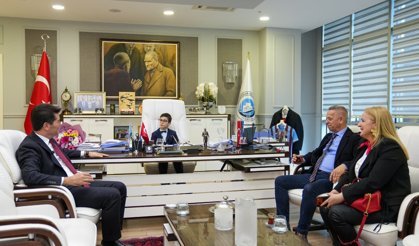 Başkan Kaya, 23 Nisan’da Koltuğunu Emin Arman’a Devretti