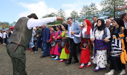 Başkan Genç Şenlikte Müjdeyi Verdi