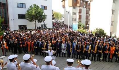AVRASYA ÜNİVERSİTESİ 2026-2027 AKADEMİK YILINI ÇOŞKUYLA AÇTI