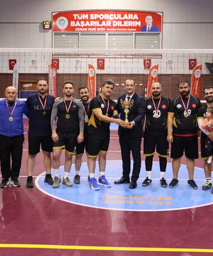 24 Kasım Öğretmenler Günü Voleybol Turnuvası Sona Erdi