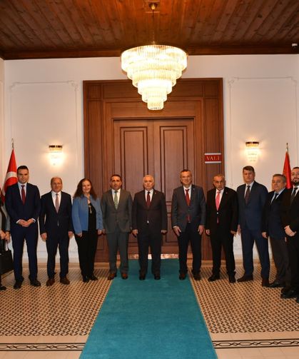 Vali Aziz Yıldırım, İl İnsan Hakları Kurulu Üyelerini Kabul Etti