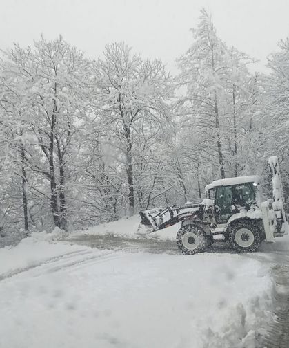 Büyükşehir Ekipleri Karla Mücadeleyi Sürdürüyor