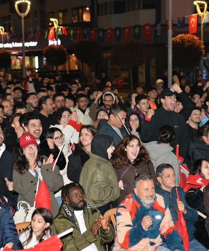 Başkan Genç,  Milli Takımı Tebrik Etti