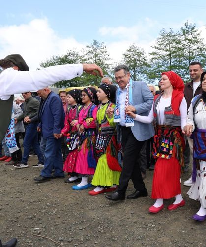 Başkan Genç Şenlikte Müjdeyi Verdi