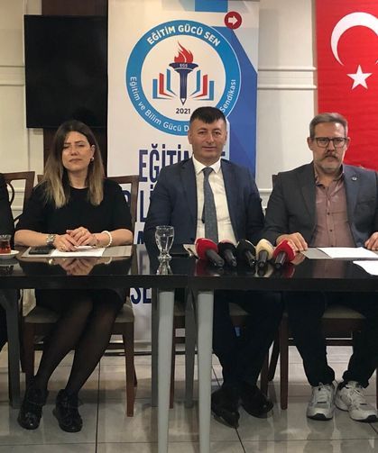 BAŞKAN ÇAKMAK: EĞİTİMİN EN BÜYÜK SORUNLARINDAN BİRİSİ ÖĞRETMEN AÇIĞIDIR