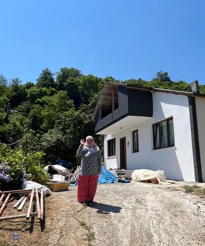 ORTAHİSAR BELEDİYESİ, DOĞANÇAY'DA İHTİYAÇ SAHİBİ VATANDAŞIN EVİNİ YENİLEDİ
