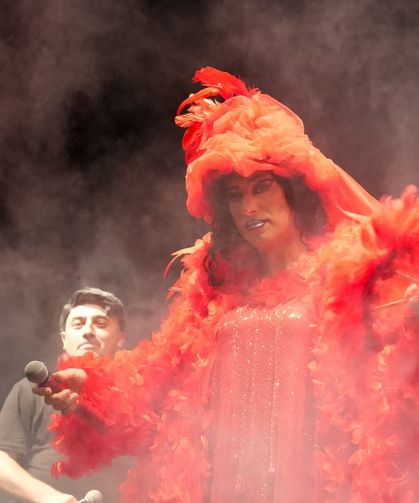 ÜNLÜ SHOW'A BÜYÜK İLGİ
